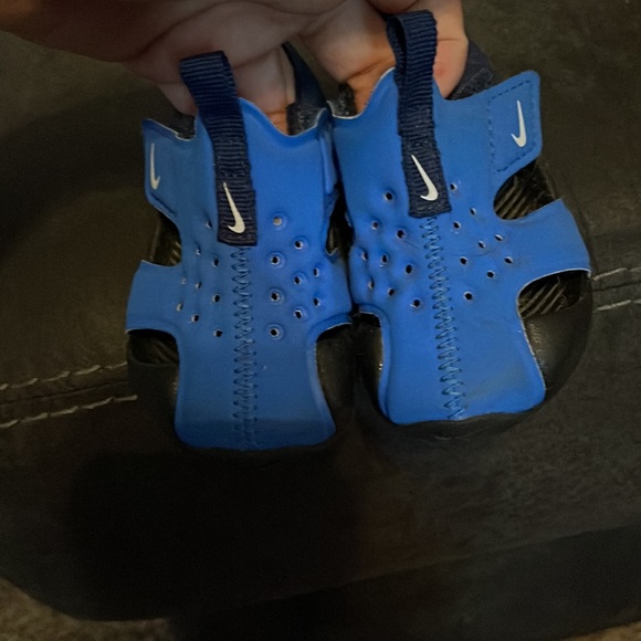 Nike sz 4 - Picture 7 of 7